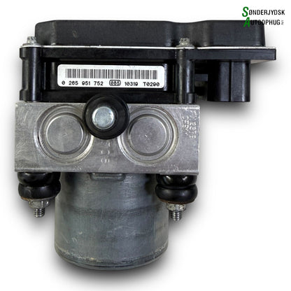 Opel Corsa D ABS Pumpe Med OEM Nr. 13350598 Fra Opel Ophugger