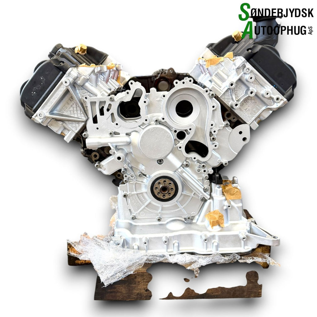Audi Q7 Motor Med OEM Nr. 059100036NX Fra Audi Ophugger