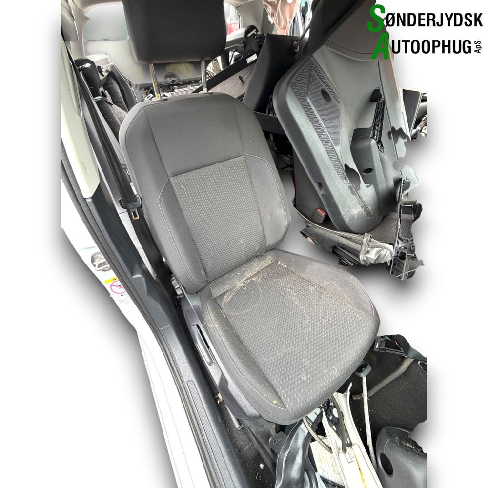 VW Polo Aw Forsæde - Forstol Med OEM Nr. 2Q4881106F Fra VW Ophugger