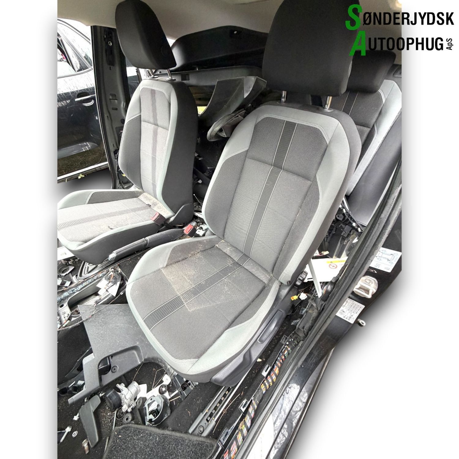 VW Polo Aw Nakkestøtte Med OEM Nr. 2G0881901D Fra VW Ophugger