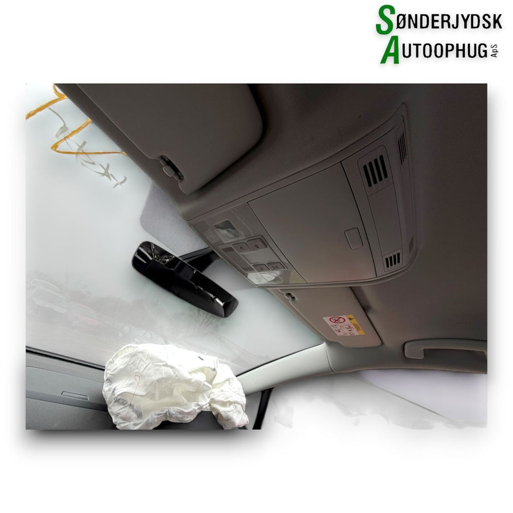 VW Golf Sportsvan Handskerum Med OEM Nr. 5G0868837 Fra VW Ophugger