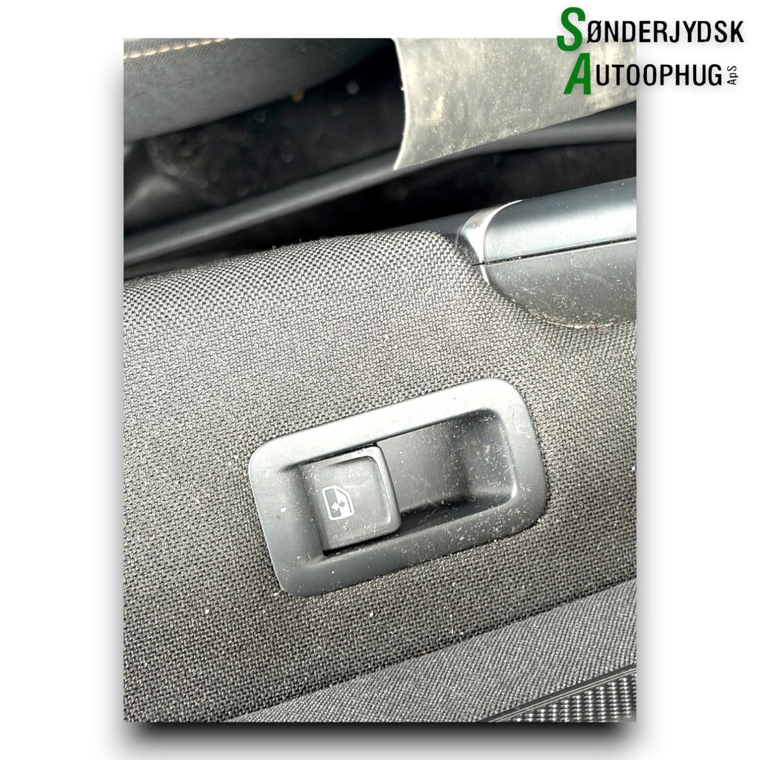 VW Golf Sportsvan Kontakt Rudehejs Med OEM Nr. 5G0959855KWHS Fra VW Ophugger