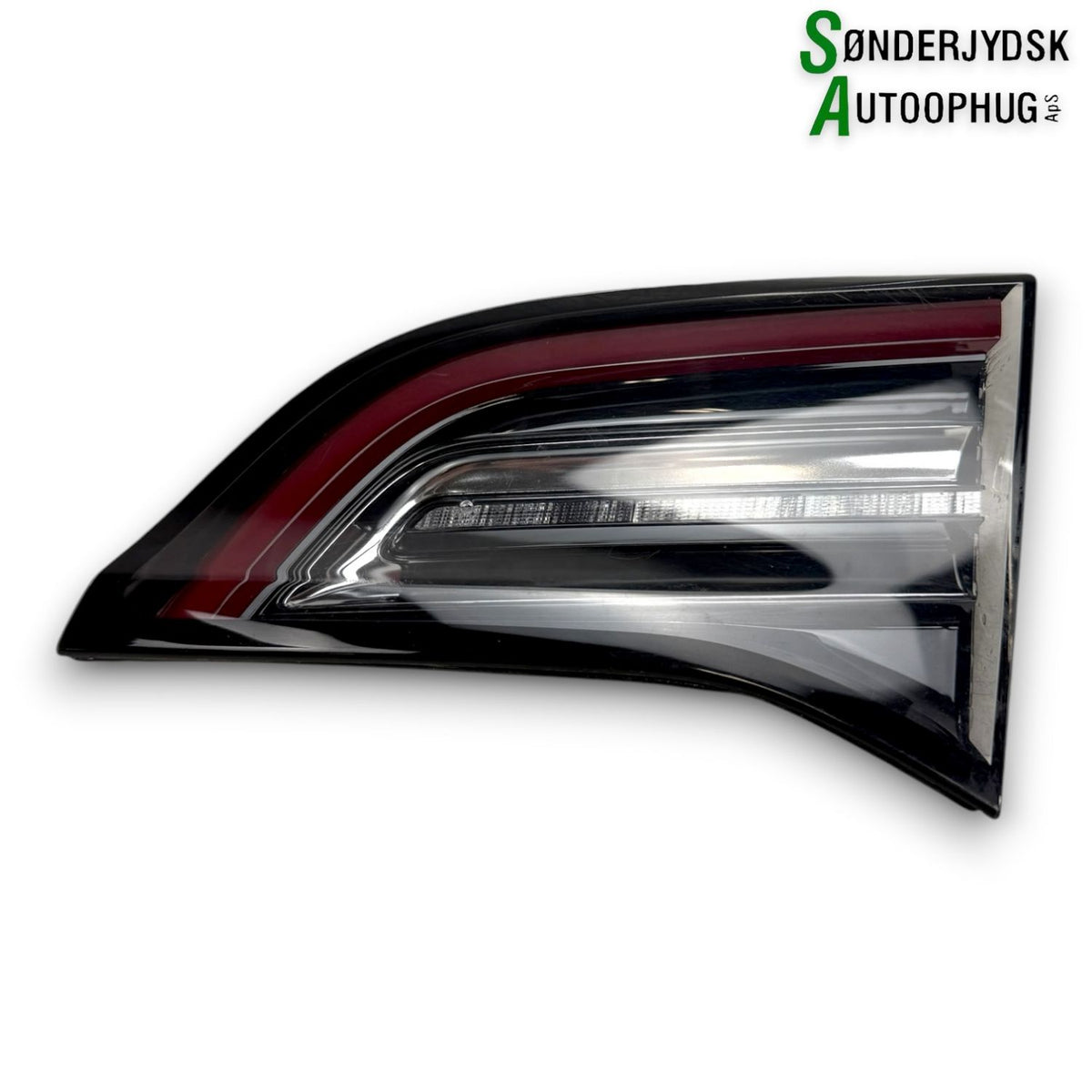 Tesla Model 3 Baglygte Med OEM Nr. 107740300C Fra Tesla Ophugger