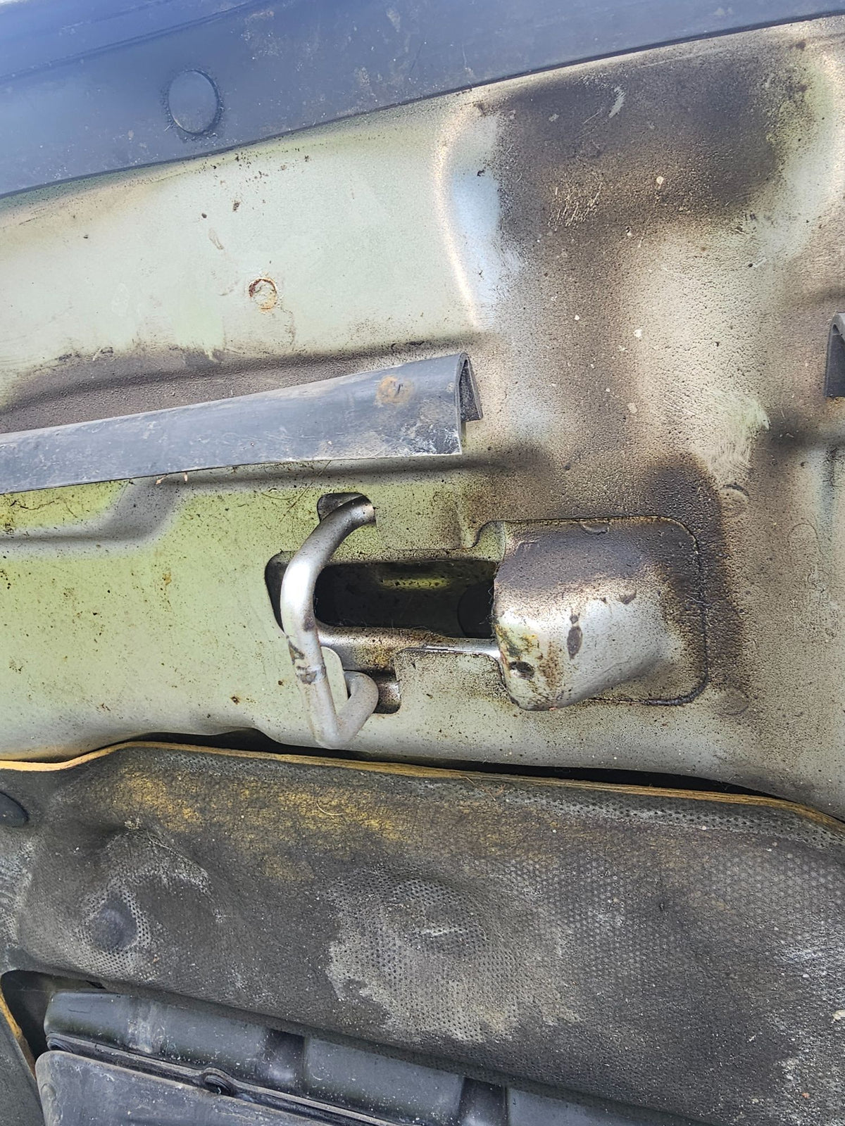 Toyota Rav 4 Fronthjelm Med OEM Nr. 5330142050 Fra Toyota Ophugger