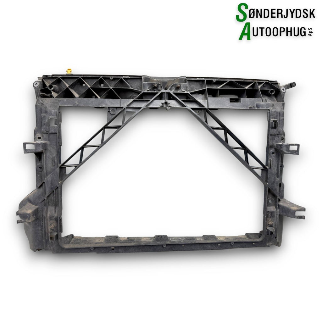Skoda Fabia Frontkasse Med OEM Nr. 6V0805588 Fra Skoda Ophugger
