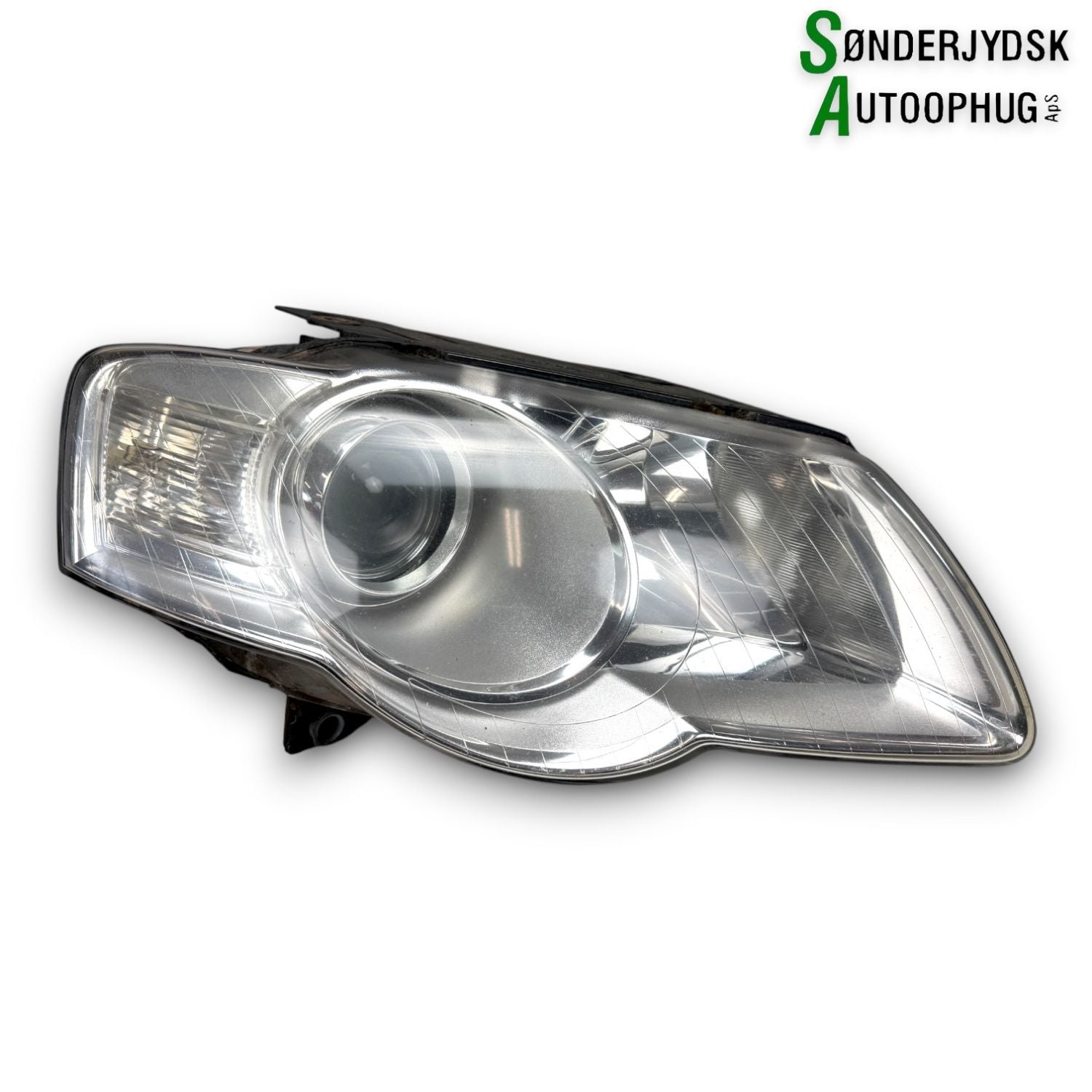 VW Passat 3C Forlygte Med OEM Nr. 3C0941006S Fra VW Ophugger