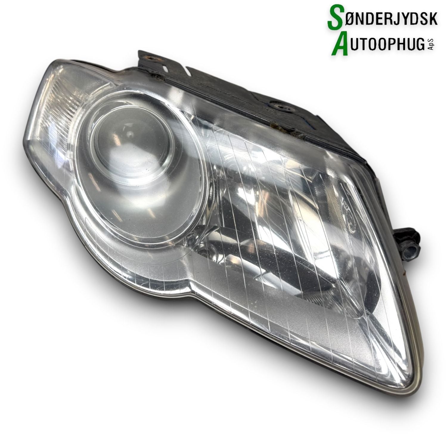 VW Passat 3C Forlygte Med OEM Nr. 3C0941006S Fra VW Ophugger