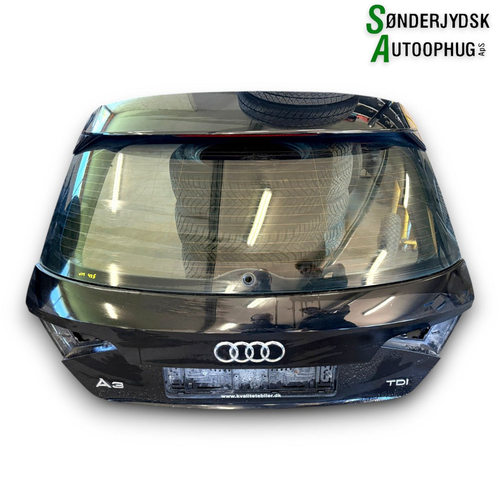 Audi A3 8V Bagklap Med OEM Nr. 8V4827025D Fra Audi Ophugger