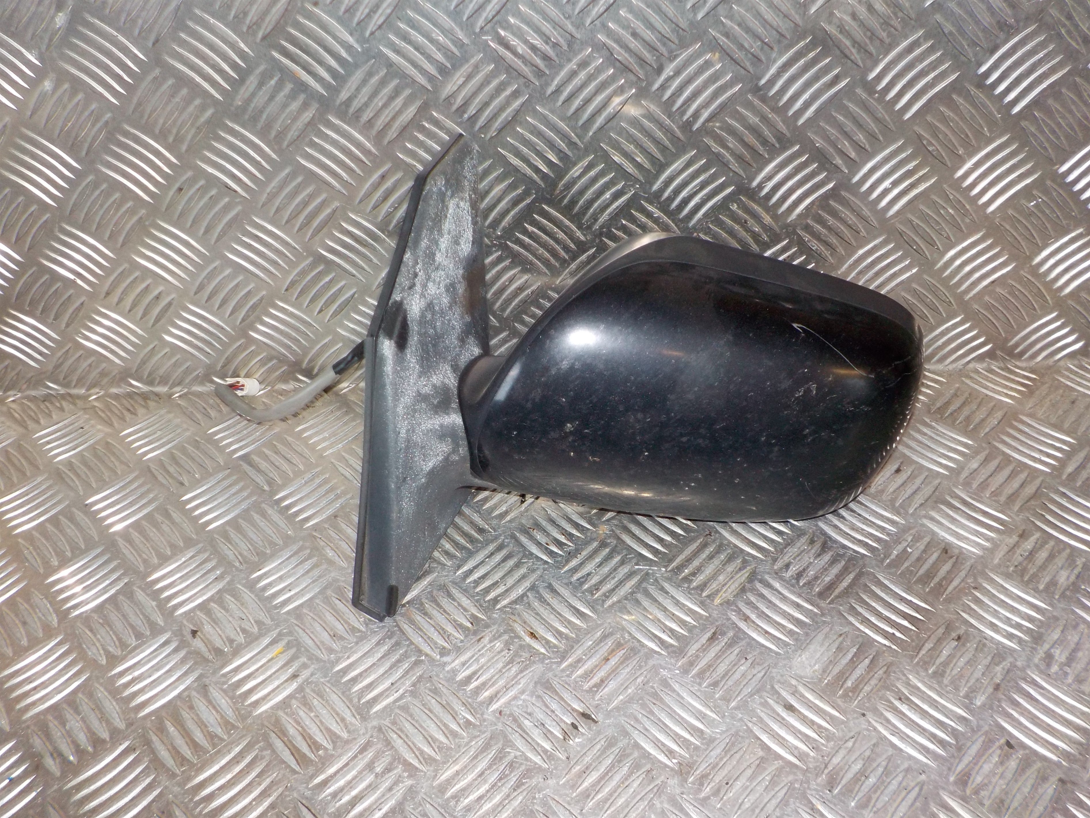 Toyota Corolla E12 Sidespejl Med OEM Nr. 879401H020 Fra Toyota Ophugger