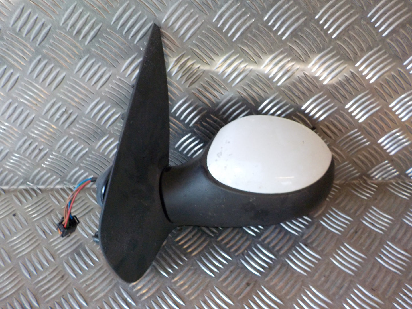 Peugeot 206+ Sidespejl Med OEM Nr. 8154je Fra Peugeot Ophugger