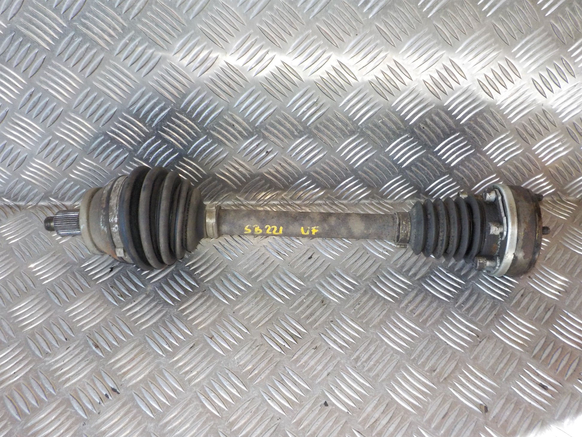 Skoda Fabia Trækaksel For V Med OEM Nr. 6Q0407271DJ Fra Skoda Ophugger