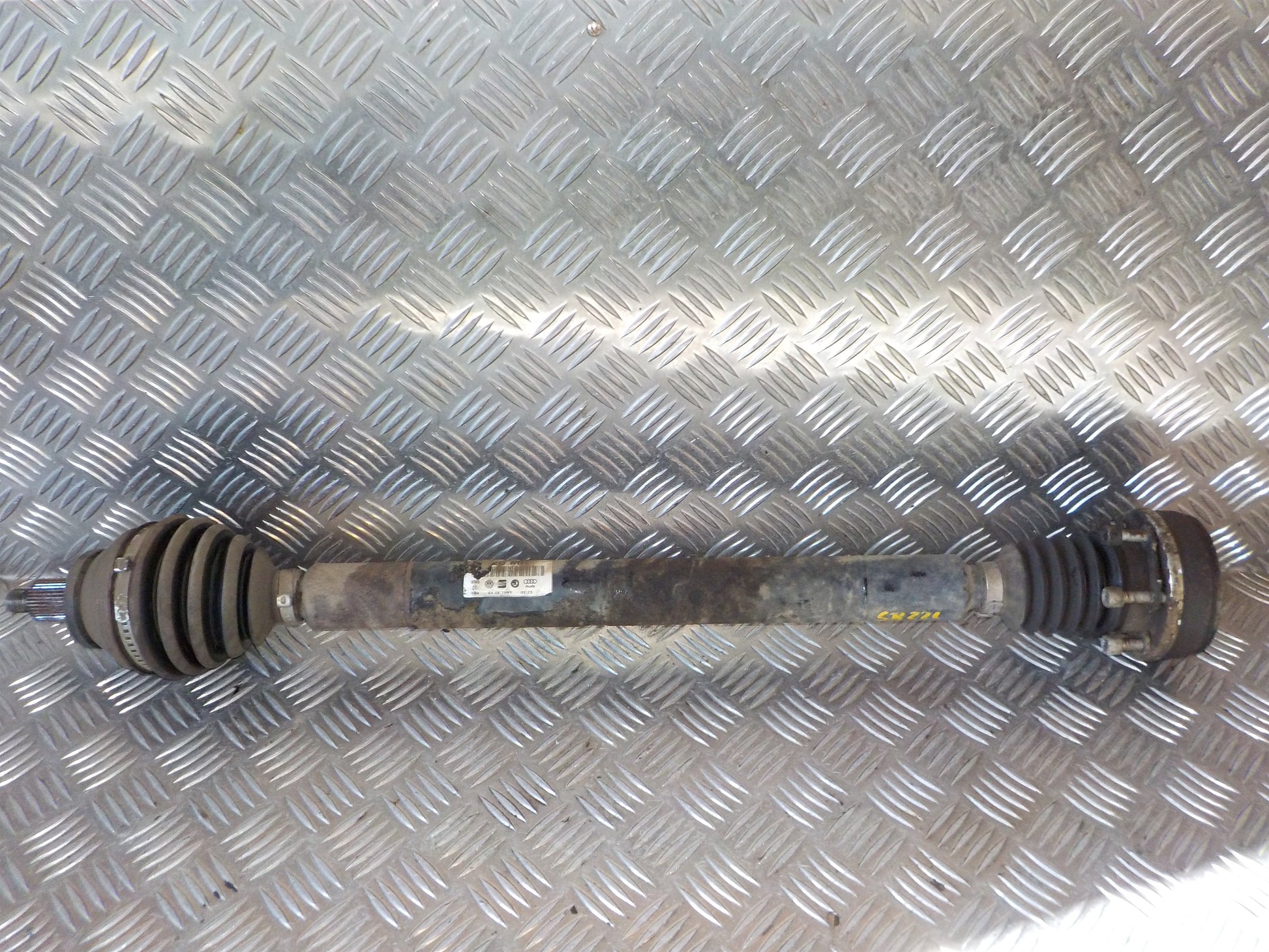 Skoda Fabia Trækaksel For H Med OEM Nr. 6Q0407272DM Fra Skoda Ophugger