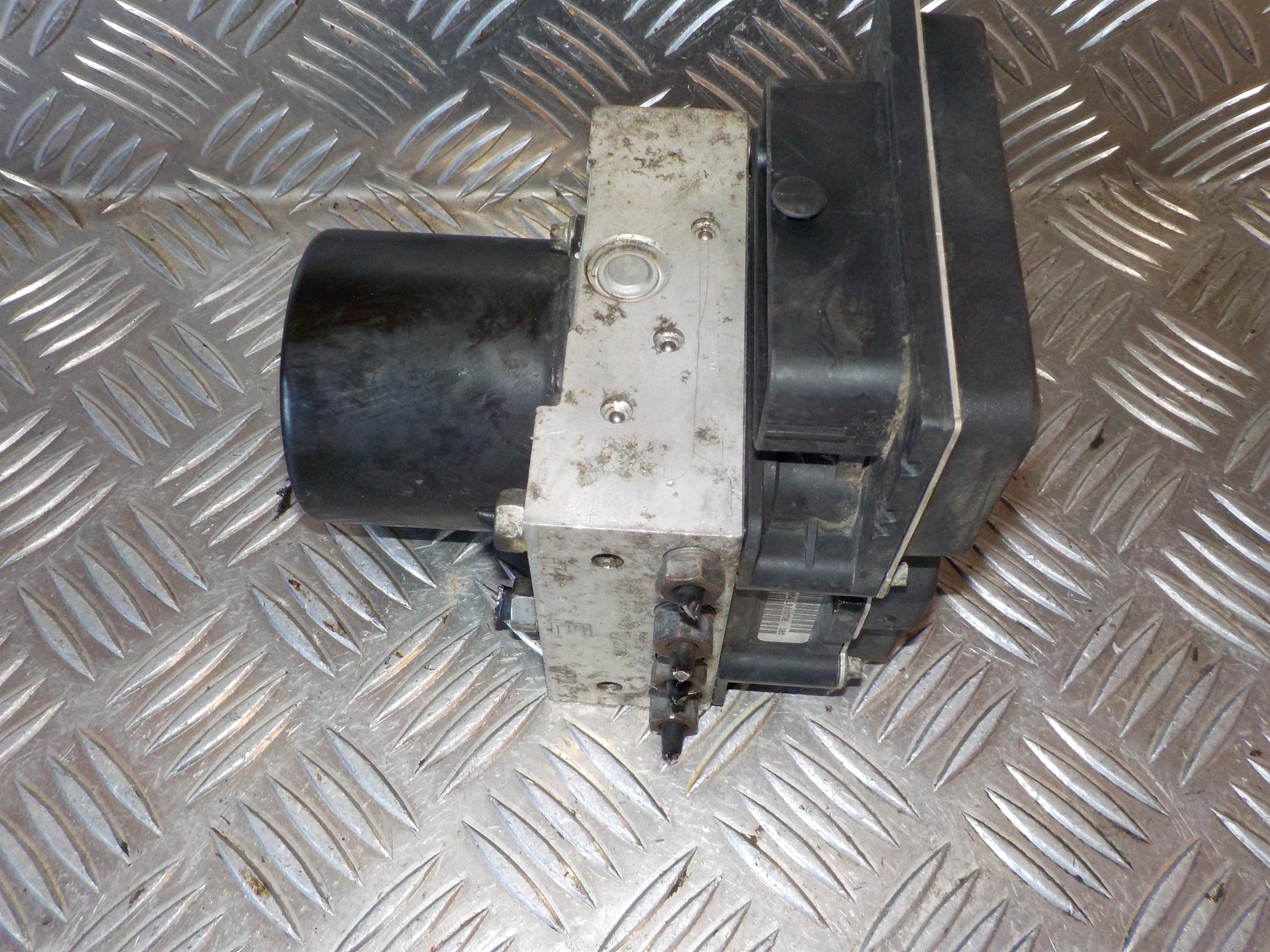 Skoda Fabia Abs Pumpe Med OEM Nr. 6R0614517L Fra Skoda Ophugger