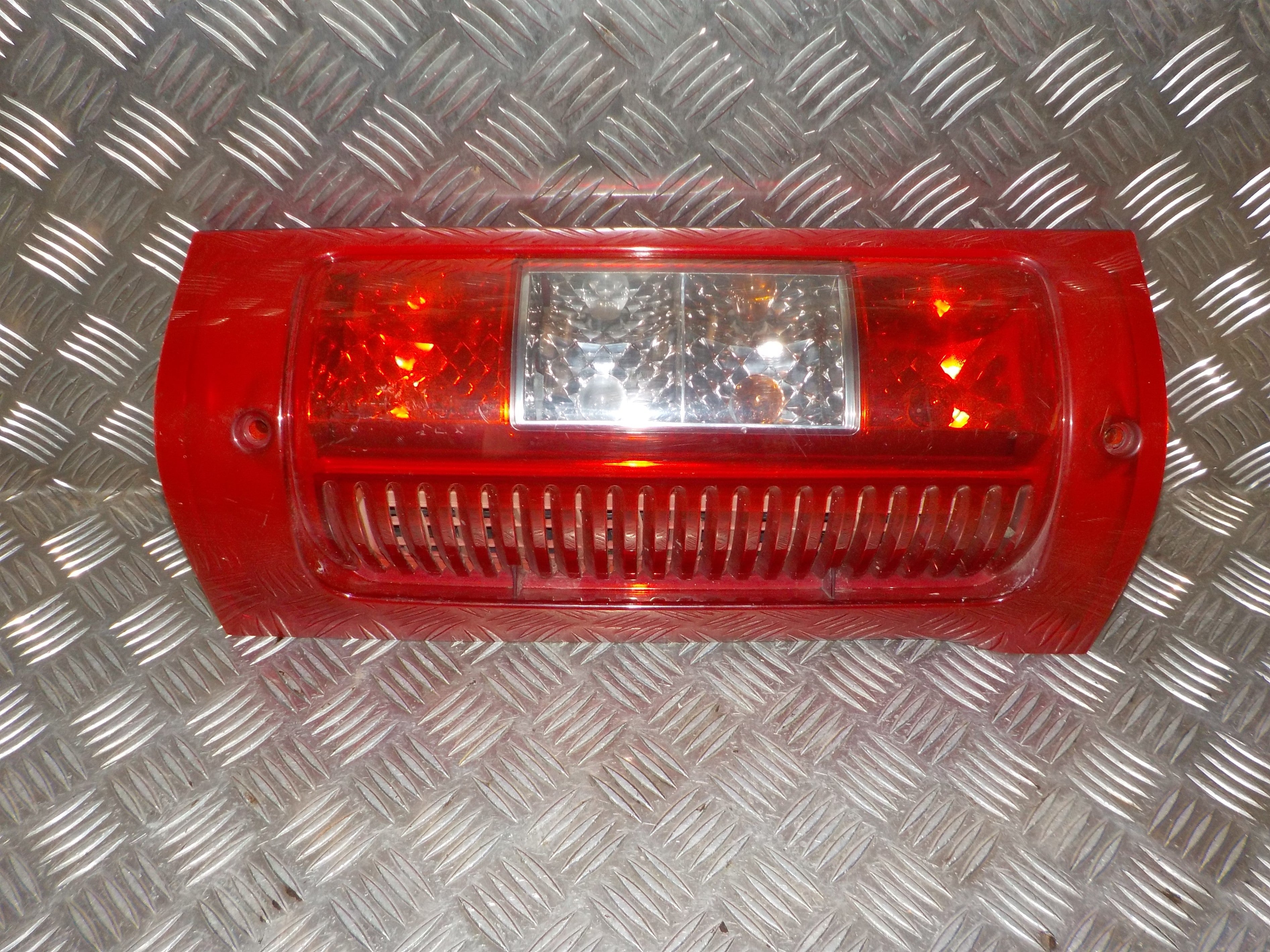 Citroen Jumper Baglygte Med OEM Nr. 6350AR Fra Citroen Ophugger