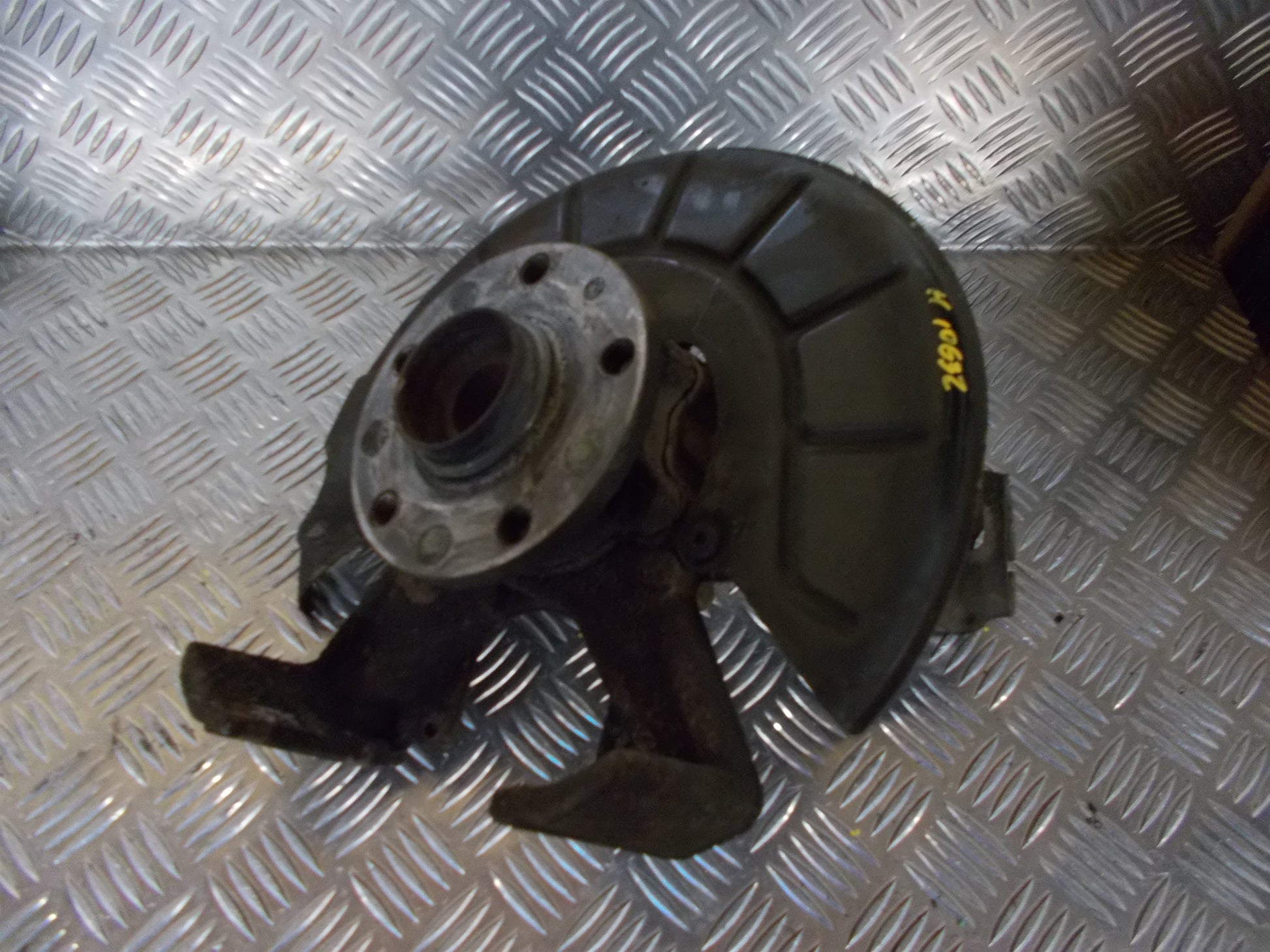 VW Golf 5 1K Spindel For H Med OEM Nr. 1K0407256P Fra VW Ophugger