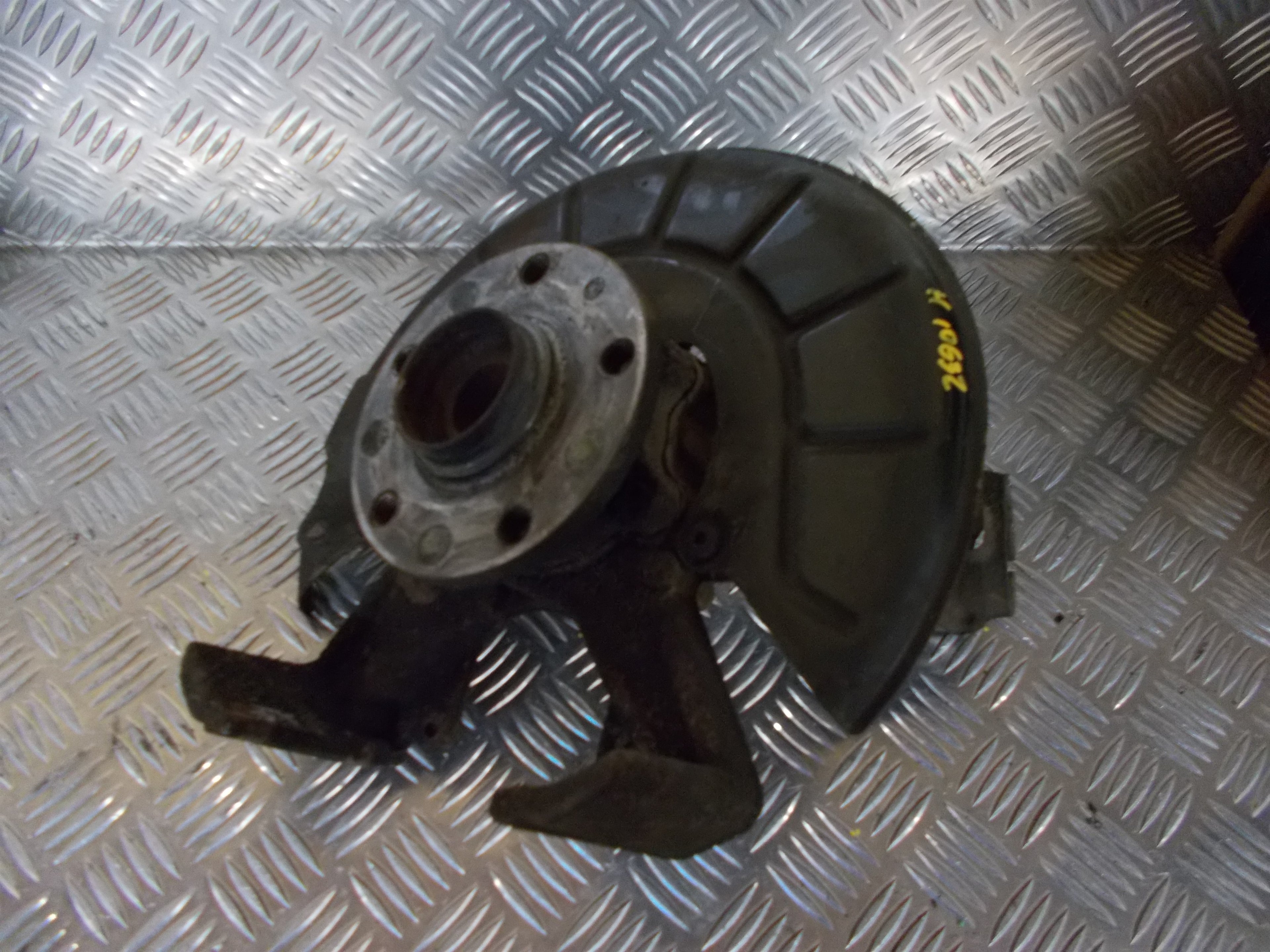 VW Golf 5 1K Spindel For H Med OEM Nr. 1K0407256P Fra VW Ophugger