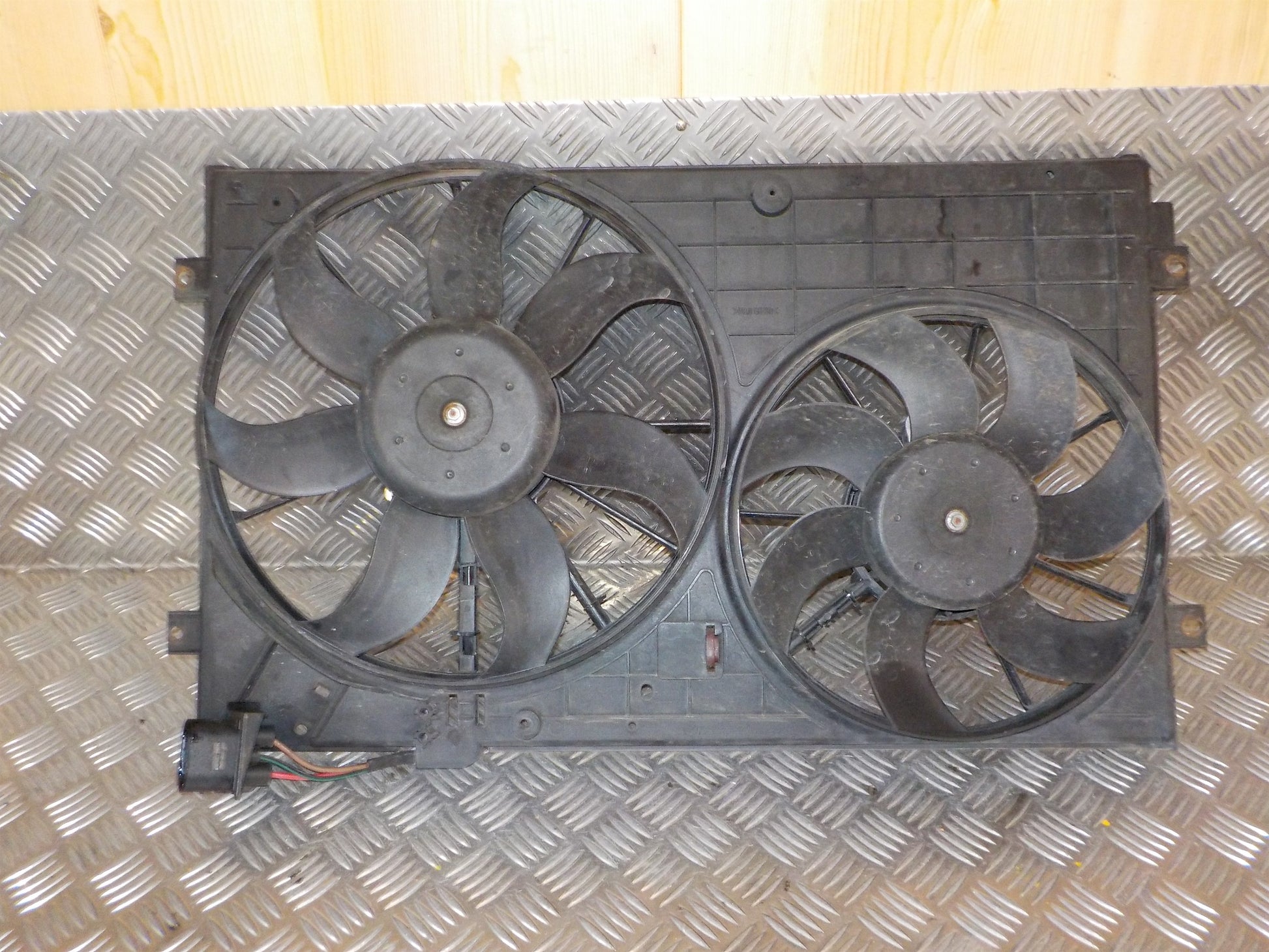 VW Caddy 2K Kølerblæser El Med OEM Nr. 1K0959455EA Fra VW Ophugger