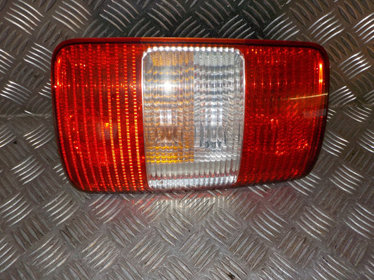 VW Caddy 2K Baglygte Med OEM Nr. 2K0945095M Fra VW Ophugger