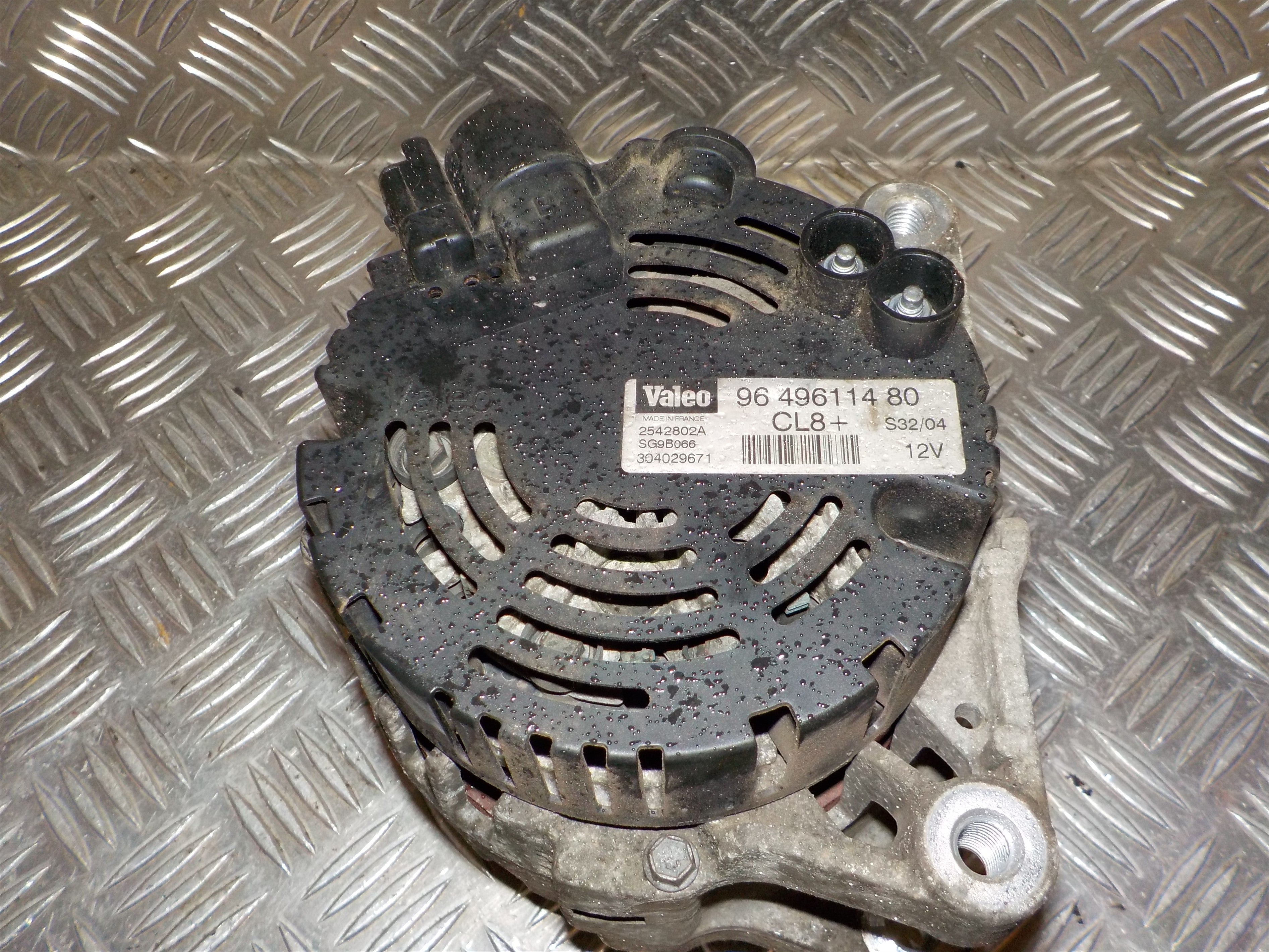 Peugeot 407 Generator Med OEM Nr. 9656956380 Fra Peugeot Ophugger
