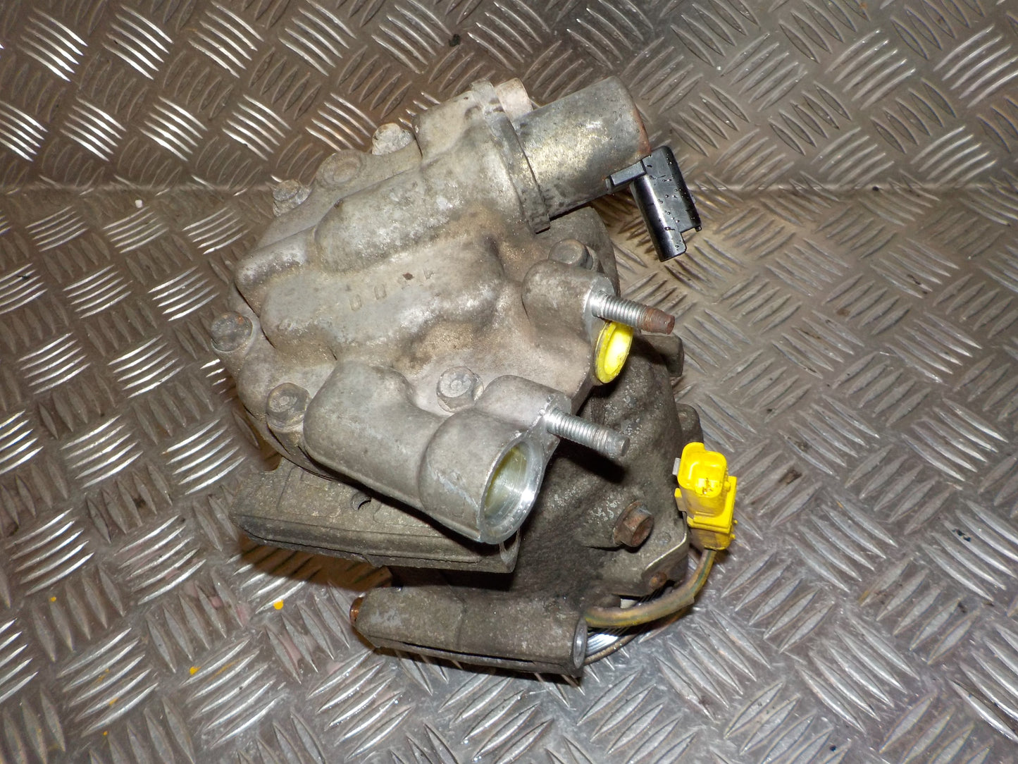 Peugeot 407 Aircondition Pumpe Med OEM Nr. 6453WY Fra Peugeot Ophugger