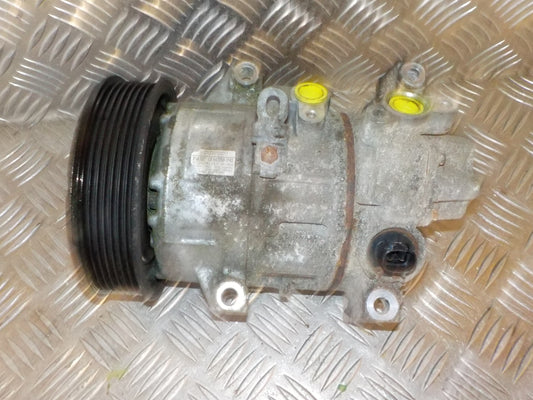 Toyota Corolla Verso Aircondition Pumpe Med OEM Nr. 883100F030 Fra Toyota Ophugger