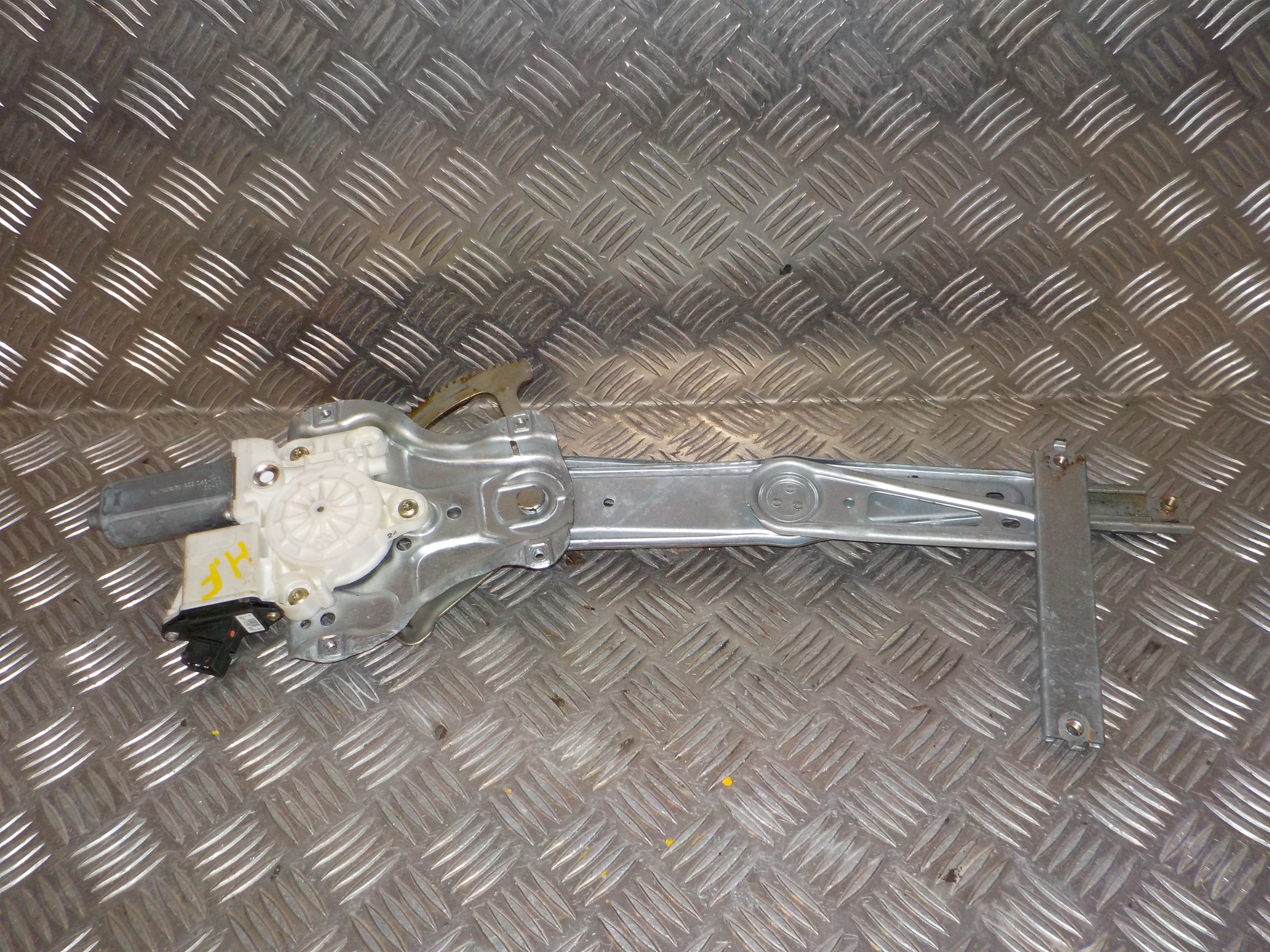 Toyota Corolla E12 Rudemotor - Rudehejs Med OEM Nr. 6981002150 Fra Toyota Ophugger
