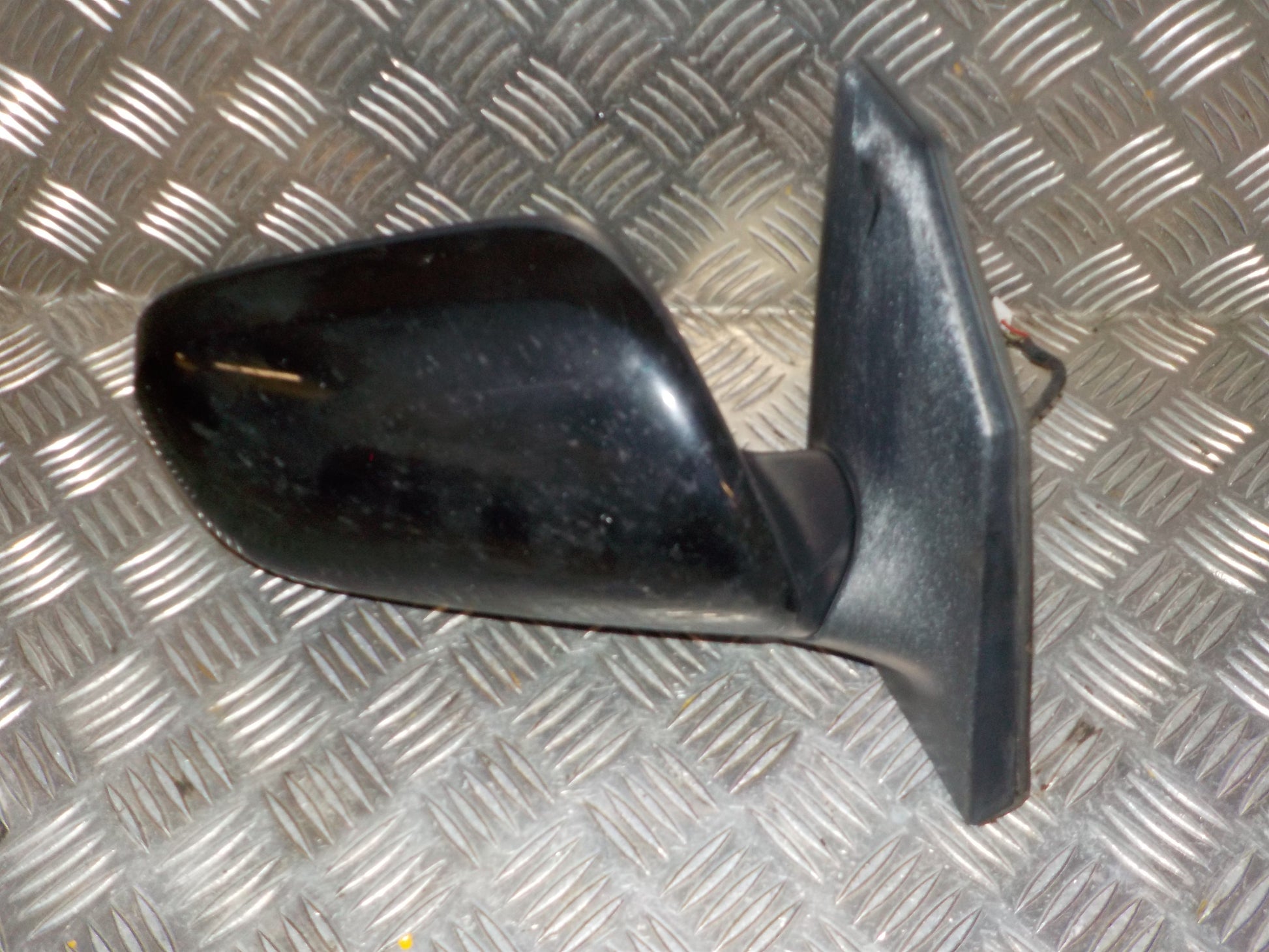 Toyota Corolla E12 Sidespejl Med OEM Nr. 8790102250 Fra Toyota Ophugger