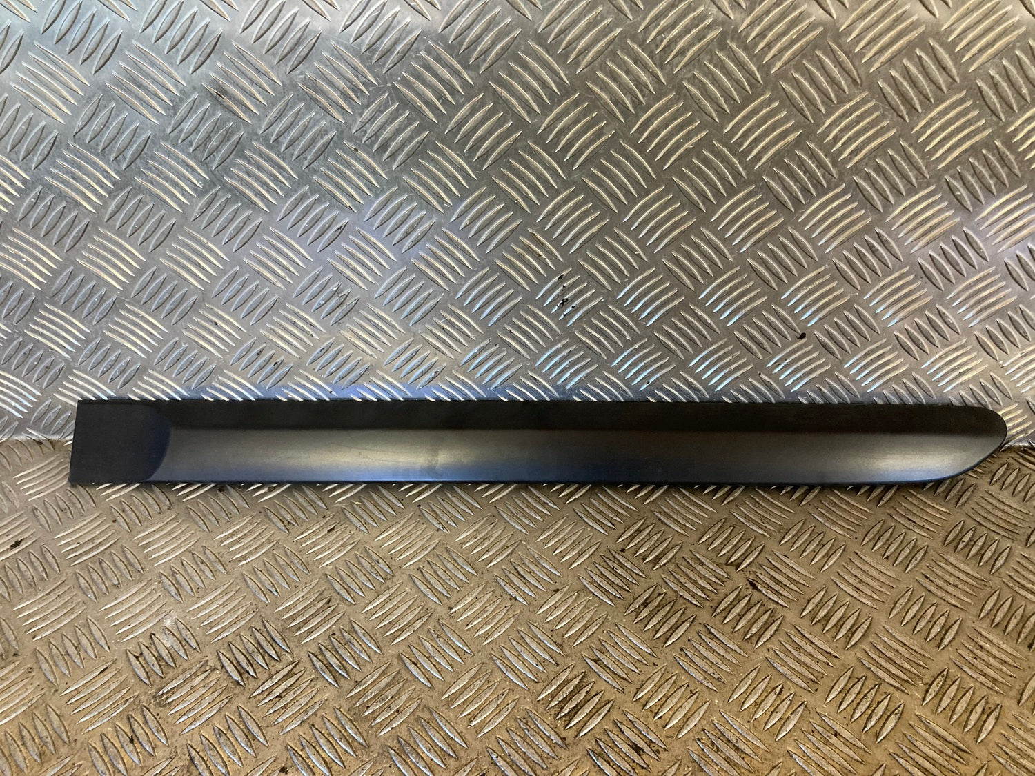 Peugeot 308 Pynteliste Dør Med OEM Nr. 9680365480 Fra Peugeot Ophugger