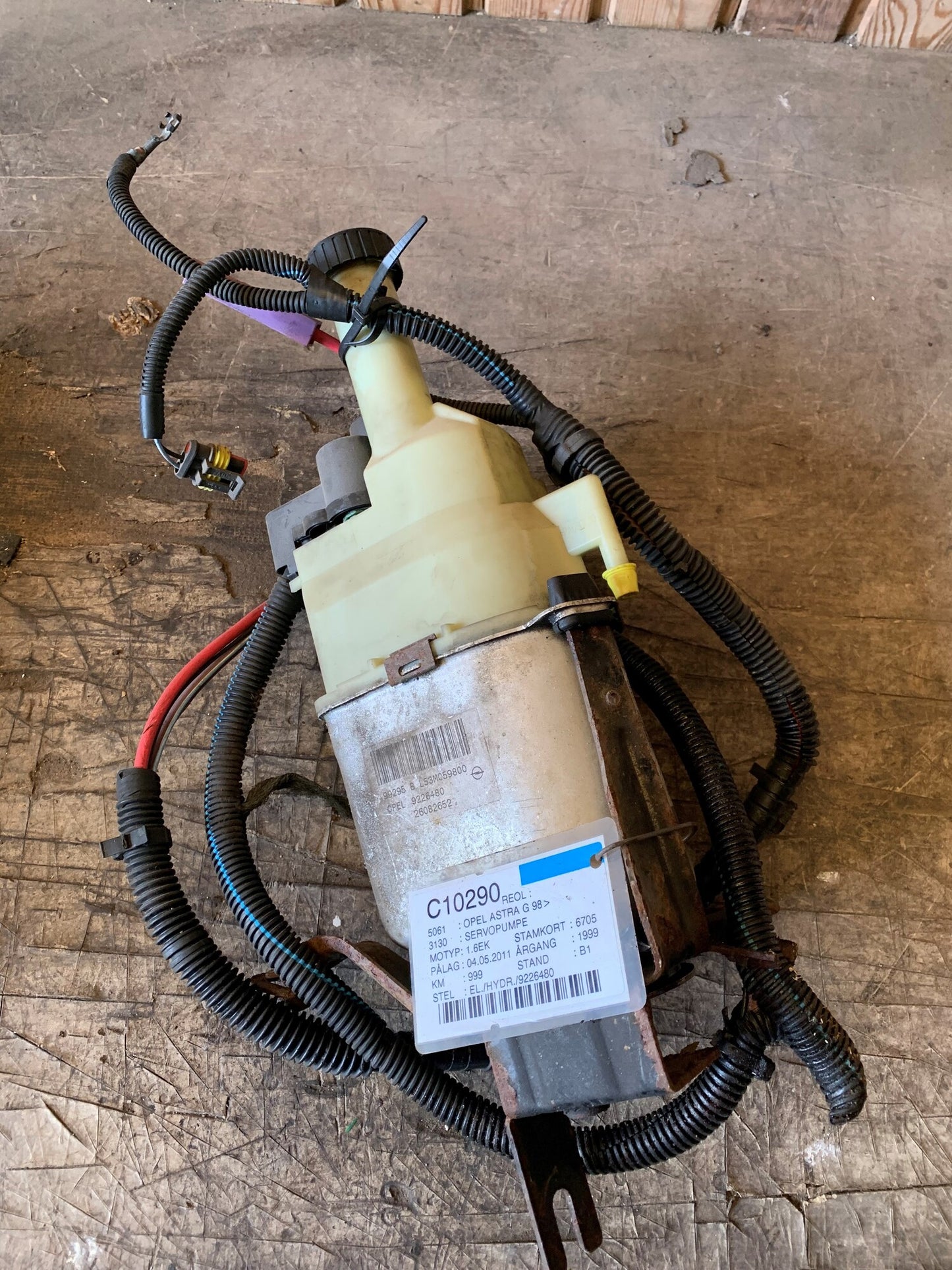 Opel Astra G Servopumpe Med OEM Nr. 9226480 Fra Opel Ophugger