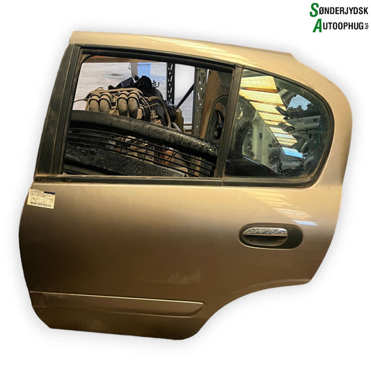 Nissan Almera N16 Bagdør V Med OEM Nr. 821015M431 Fra Nissan Ophugger