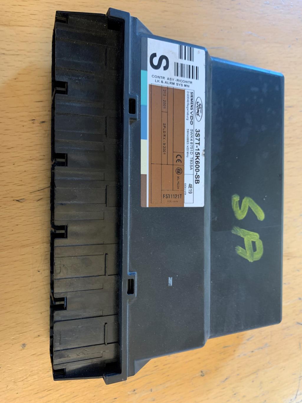 Ford Mondeo 3 Bcm / Komfortkomputer Med OEM Nr. 3S7T15K600SB Fra Ford Ophugger