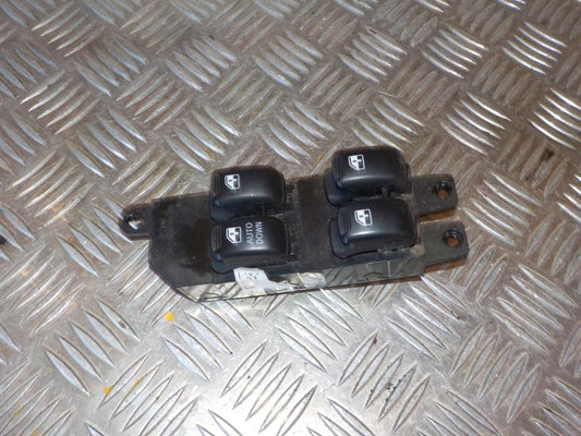 Hyundai Santa Fe Kontakt Rudehejs Med OEM Nr. 9357026100 Fra Hyundai Ophugger