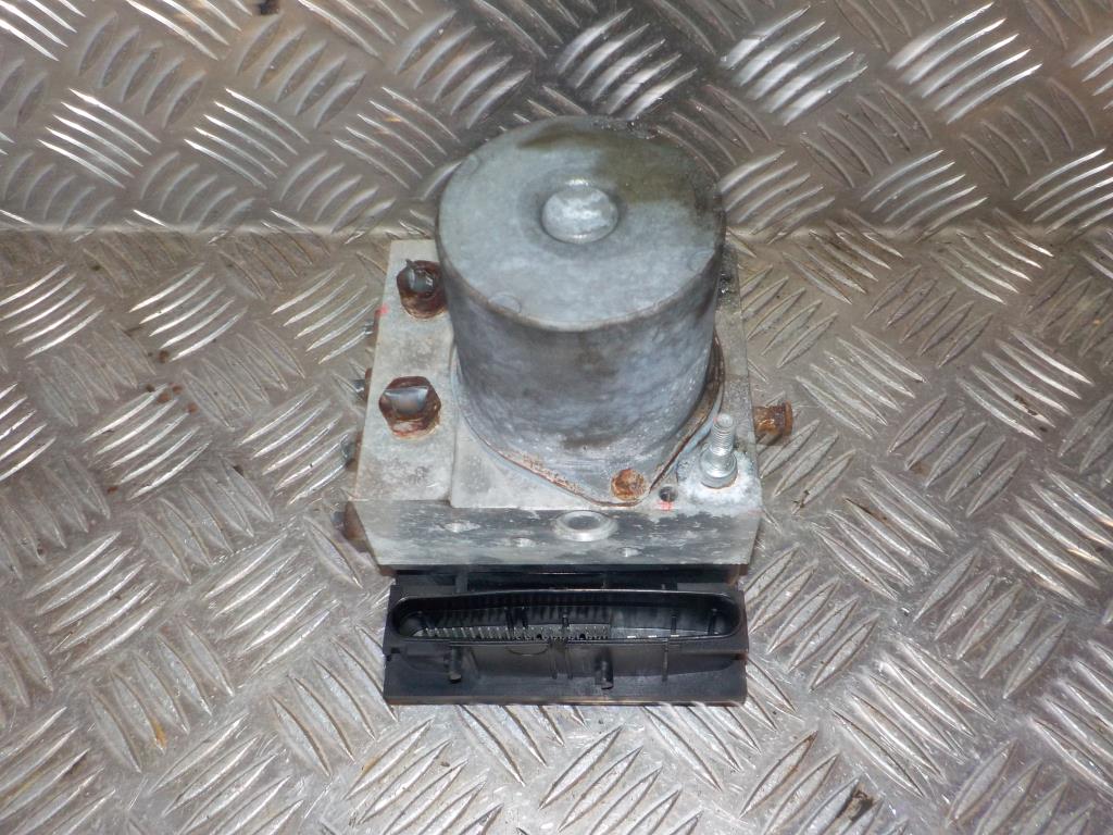 Toyota Corolla Verso ABS Pumpe Med OEM Nr. 440500F030 Fra Toyota Ophugger