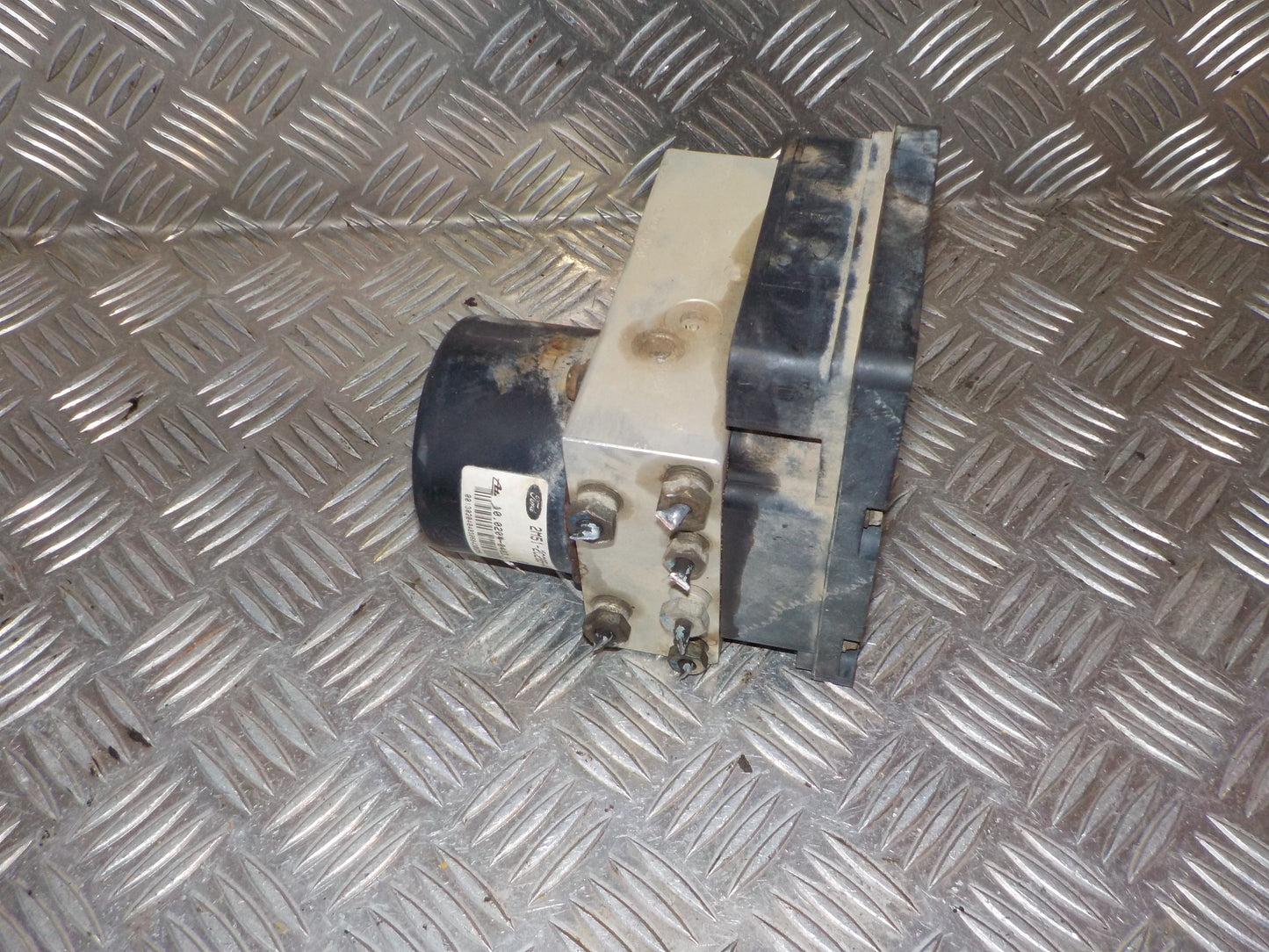 Ford Transit Connect Abs Pumpe Med OEM Nr. 1510720 Fra Ford Ophugger