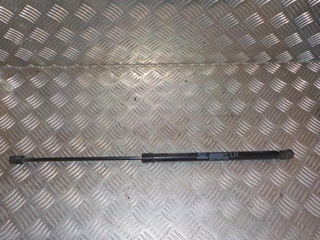 Hyundai I30 Tm Bagklapsdæmper Med OEM Nr. 817712R000 Fra Hyundai Ophugger