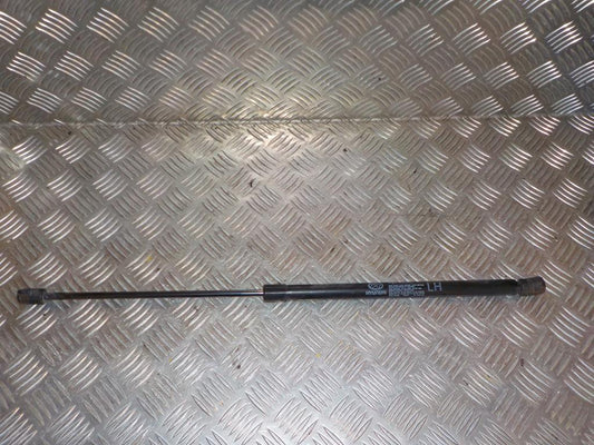 Hyundai I30 TM Bagklapsdæmper Med OEM Nr. 817712R000 Fra Hyundai Ophugger