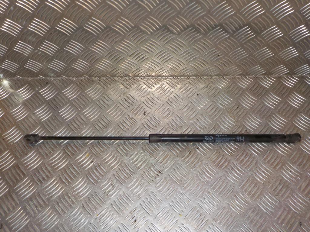 Hyundai I30 Tm Bagklapsdæmper Med OEM Nr. 817812R000 Fra Hyundai Ophugger