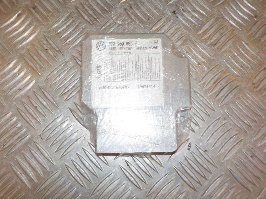 Skoda Fabia Airbag Elboks Med OEM Nr. 1C0909605F Fra Skoda Ophugger