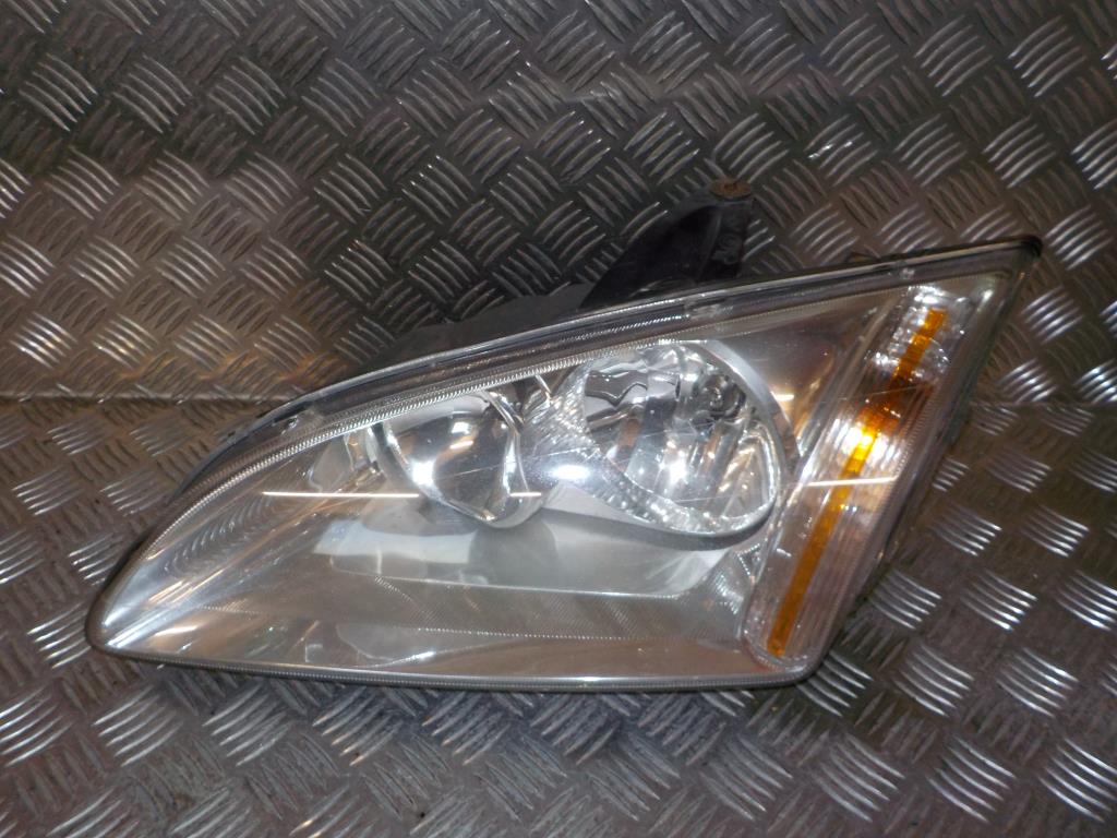 Ford Focus Forlygte Med OEM Nr. 1480990 Fra Ford Ophugger