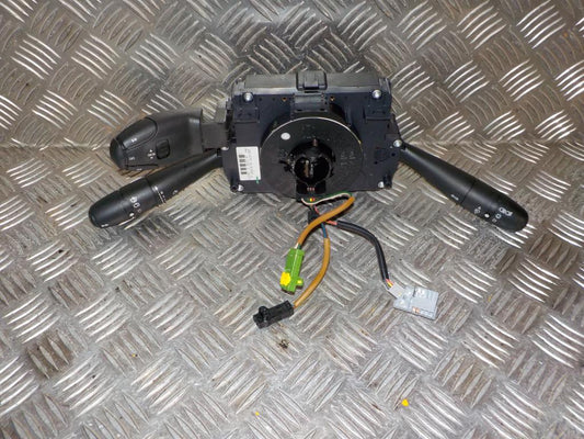 Peugeot 207 Kontakt Combi Med OEM Nr. 6242P3 Fra Peugeot Ophugger