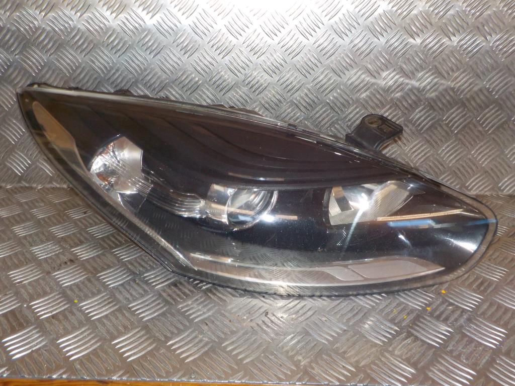 Renault Megane 3 Forlygte Med OEM Nr. 260103761R Fra Renault Ophugger