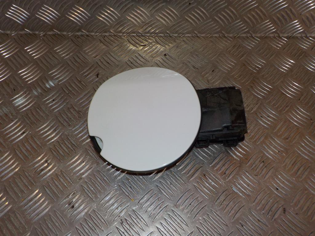 Renault Megane 3 Benzinklap / Tankklap Med OEM Nr. 9873M0010 Fra Renault Ophugger