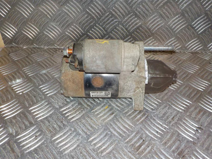 Suzuki Swift Starter Med OEM Nr. 3110086G00 Fra Suzuki Ophugger