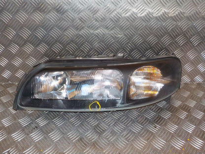Volvo V70 Forlygte Med OEM Nr. 89014869 Fra Volvo Ophugger