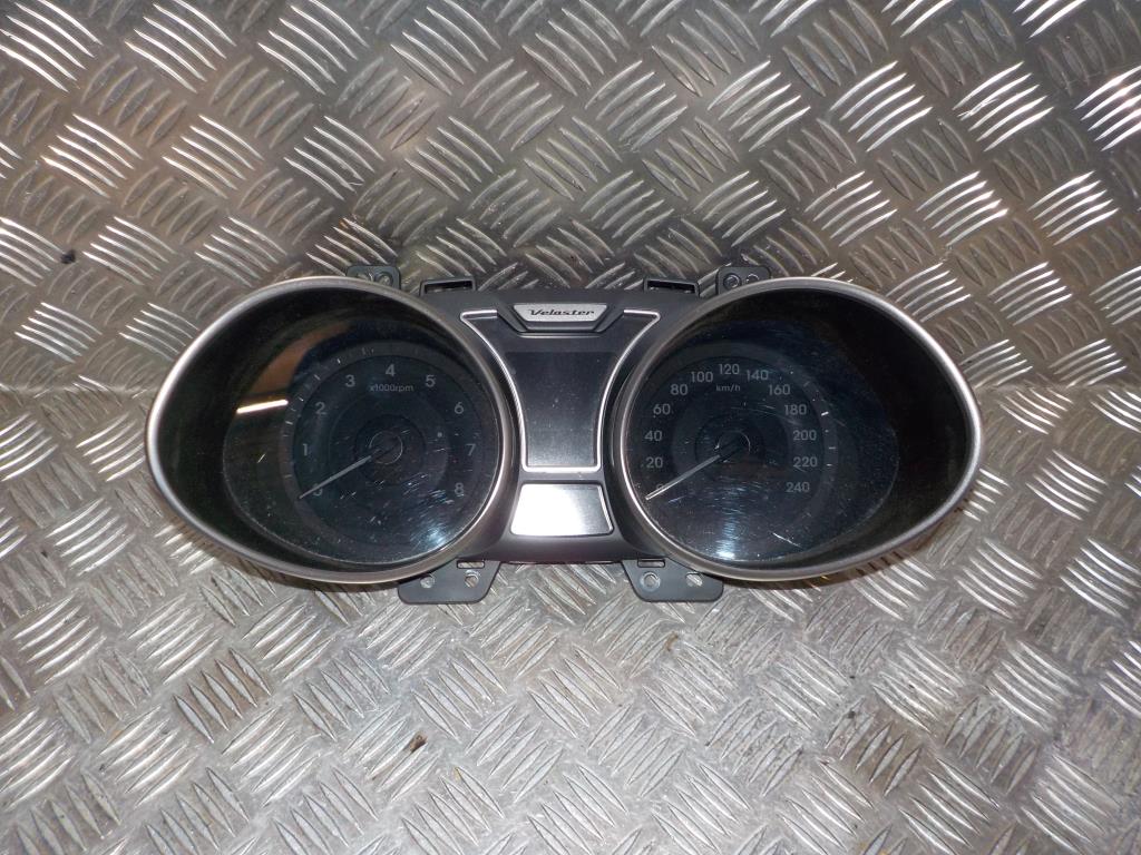 Hyundai Veloster Speedometer - Instrument Med OEM Nr. 940132V750 Fra Hyundai Ophugger