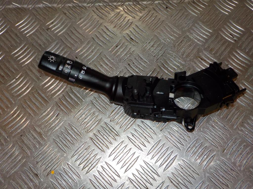 Hyundai Veloster Kontakt Blink Med OEM Nr. Ophugger Fra Hyundai Ophugger