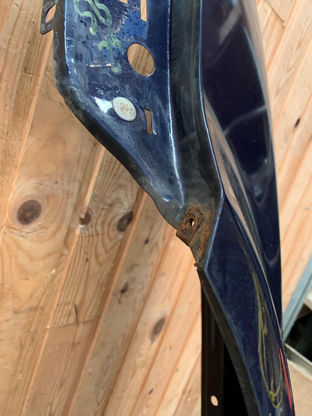 VW Passat 3B Forskærm V Med OEM Nr. 3B0821105E	 Fra VW Ophugger