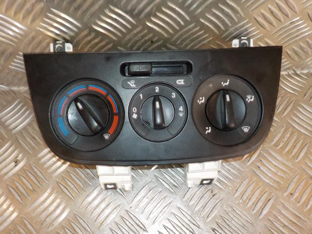 Peugeot Bipper Varmeblæser Med OEM Nr. 1611726380 Fra Peugeot Ophugger