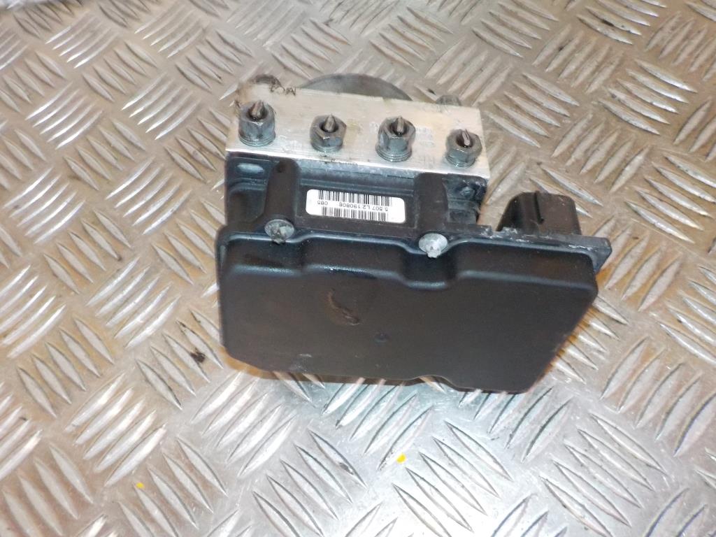 Peugeot Bipper Abs Pumpe Med OEM Nr. 4542N0 Fra Peugeot Ophugger