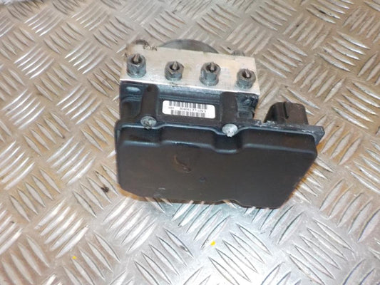 Peugeot Bipper Abs Pumpe Med OEM Nr. 4542N0 Fra Peugeot Ophugger